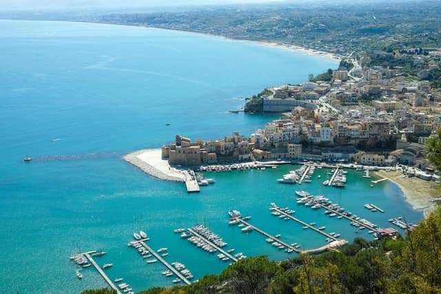 Sicily 4* Alkamuri Posh Hotel & Spa. 4 nights Oct, deluxe suite, 2 people, breakfast. (£58 per nt). Flights not inc