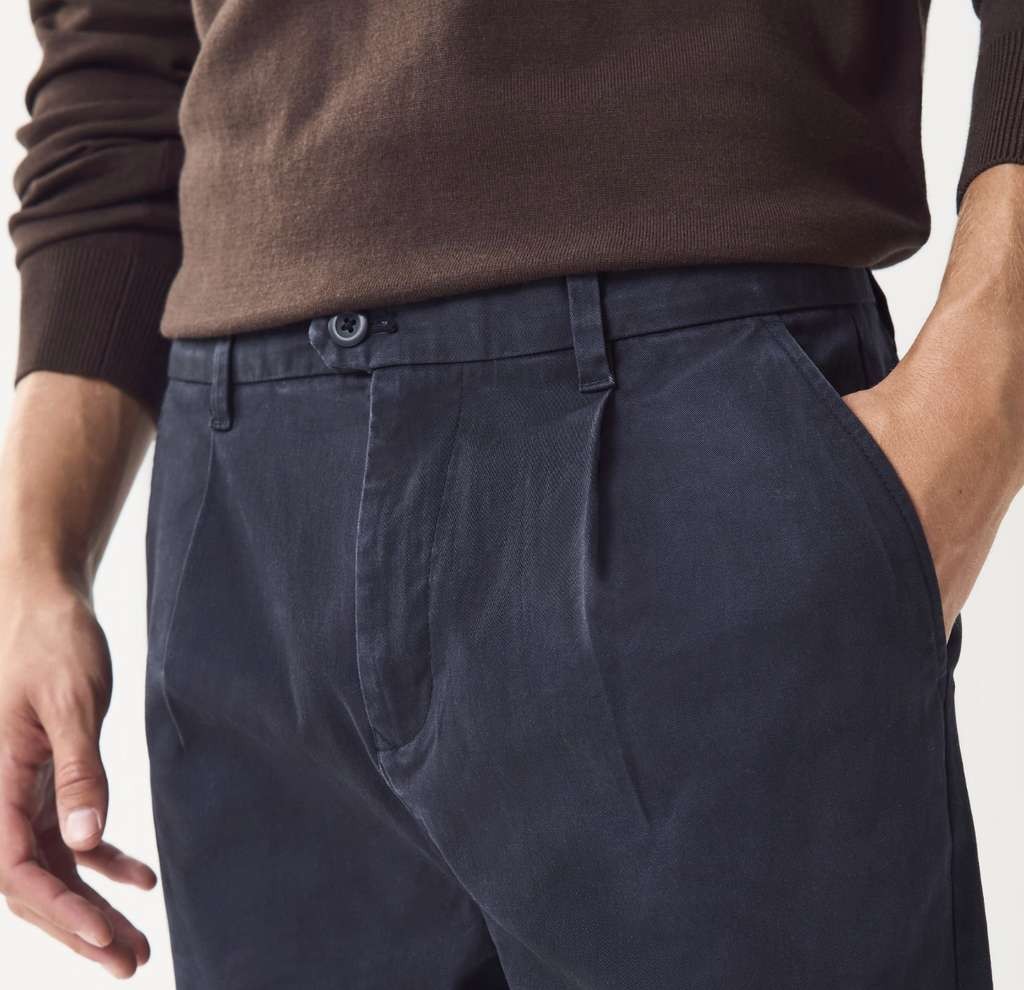 Men's blue stretch cotton chinos, single pleat, regular relaxed tapered. 30-44, free C&C