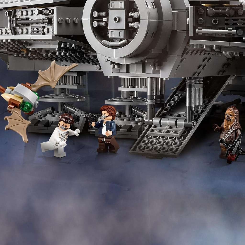 LEGO Star Wars Millennium Falcon UCS 75192, big set for adult fans