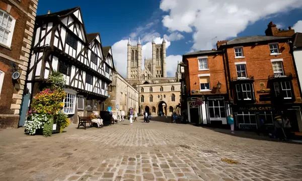 One or two night stay with a bottle of fizz and continental breakfast