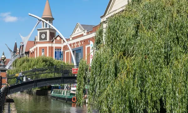 One or two night stay with a bottle of fizz and continental breakfast