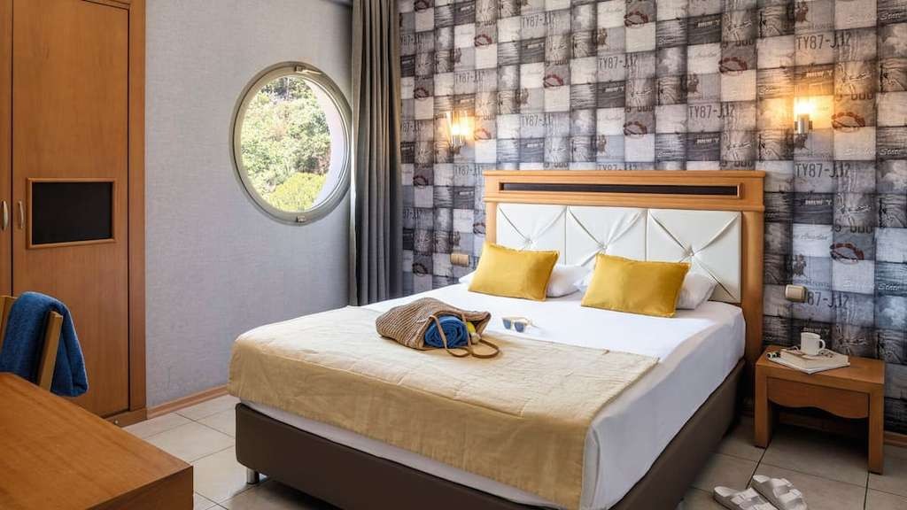 Marmaris AI 7 nights for 2 (1-8 Jun) TUI B'mouth £36.25pp/night, 10kg + underseat & tax