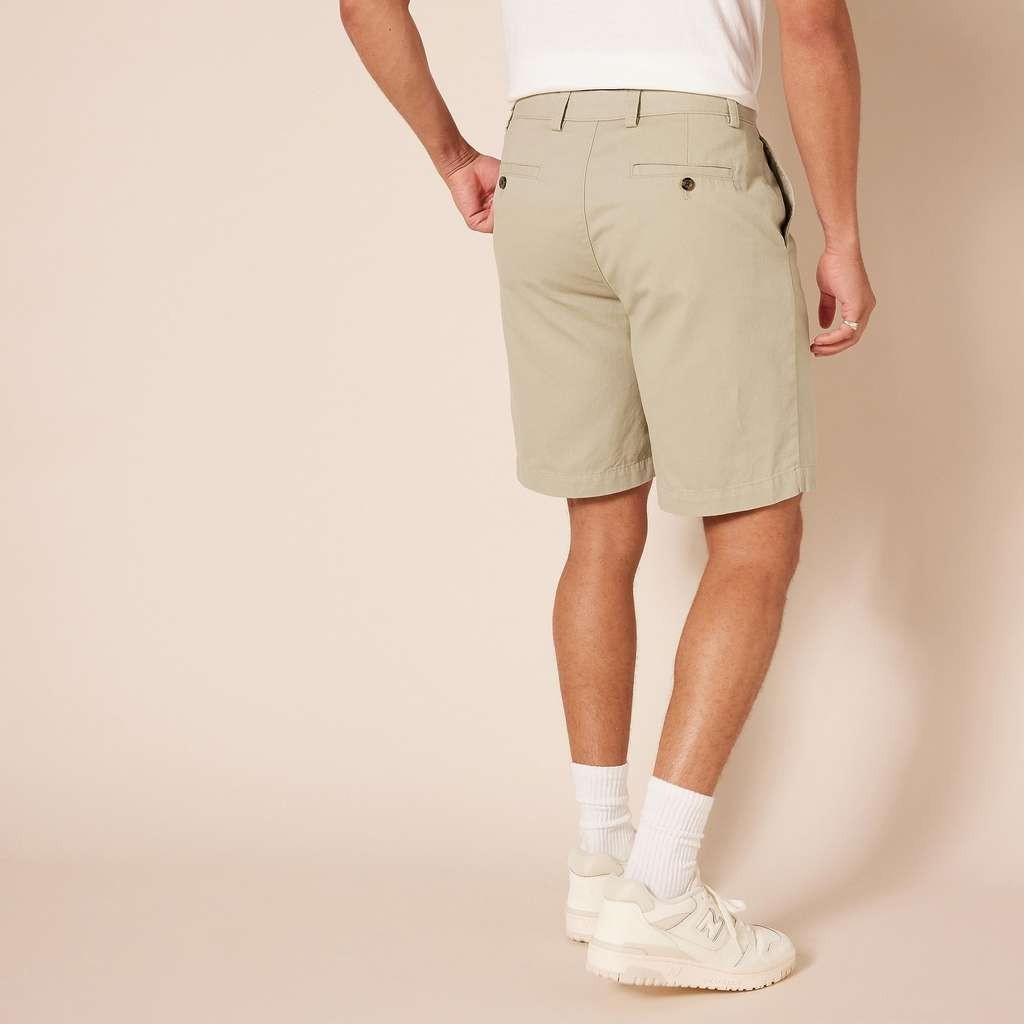 Amazon Essentials classic fit 9-inch men's chino shorts, khaki, 40W