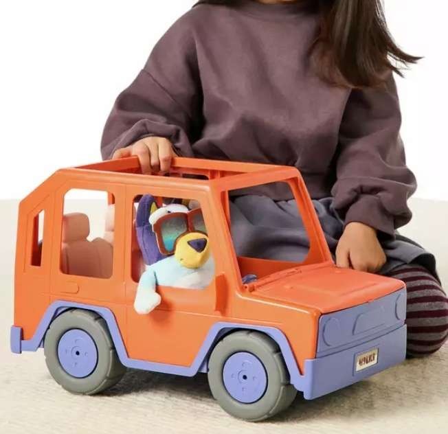 Bluey Buddies Big Heeler 4WD Playset Including Exclusive 8 inch Bluey Plush