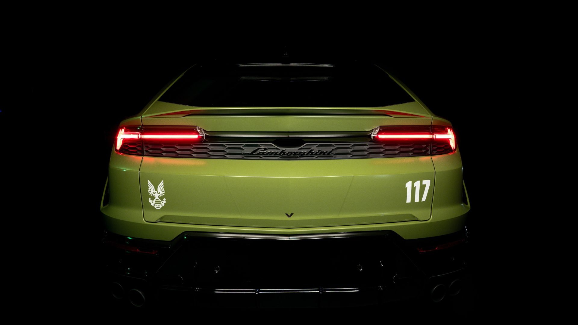 Lamborghini Urus SE Master Chief 117 Edition 1:18-scale collectible replica