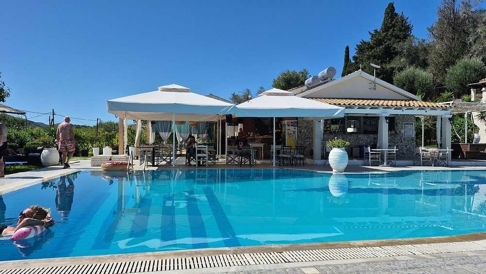 TUI Gatwick Corfu 7 nights 2 adults (28/6-3/7), S-C studio balcony, inc 10kg hand/underseat + tax
