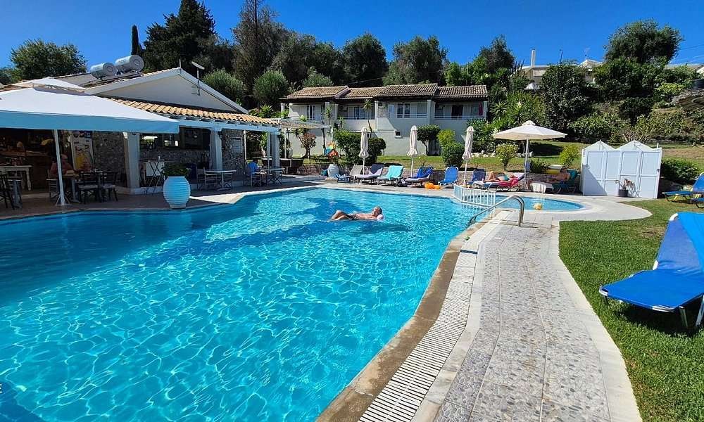 TUI Gatwick Corfu 7 nights 2 adults (28/6-3/7), S-C studio balcony, inc 10kg hand/underseat + tax