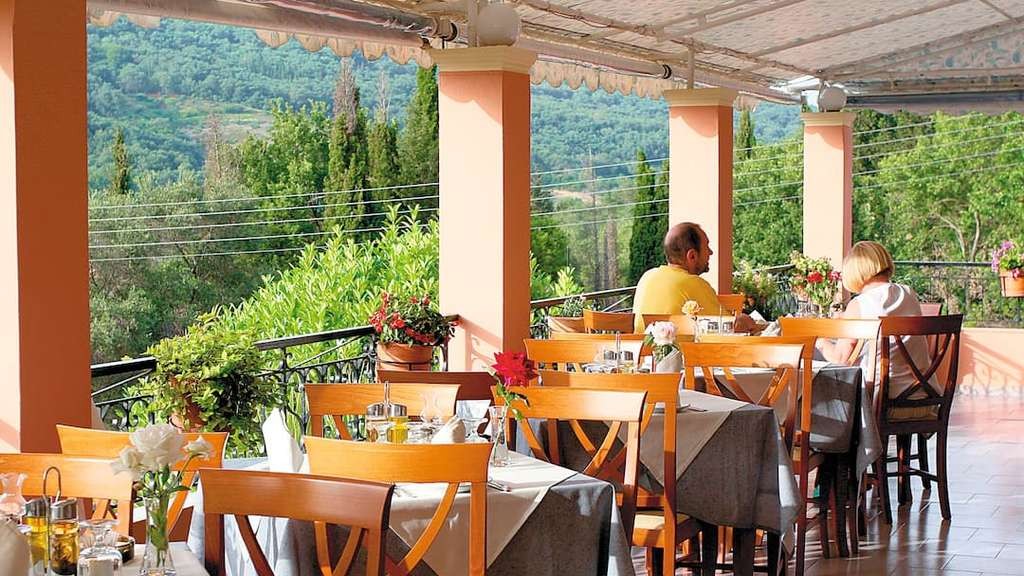 Corfu B&B, 14 nights for 2 (11-26 June) with TUI Gatwick flights, £11.85pp/night, 10kg + underseat bags