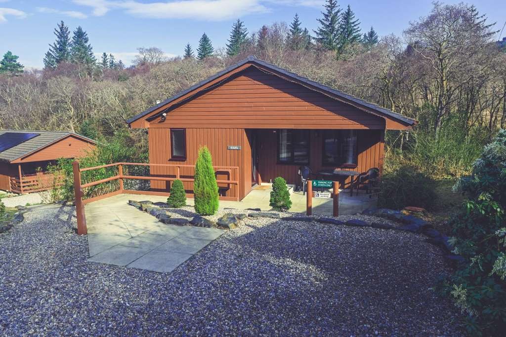 Birchbrae Highland Lodges 4* for 2, 2 Nights, Fizz, Early Check in/out £72pp, 3 Nights £239, Family of 4 2 Nights £209