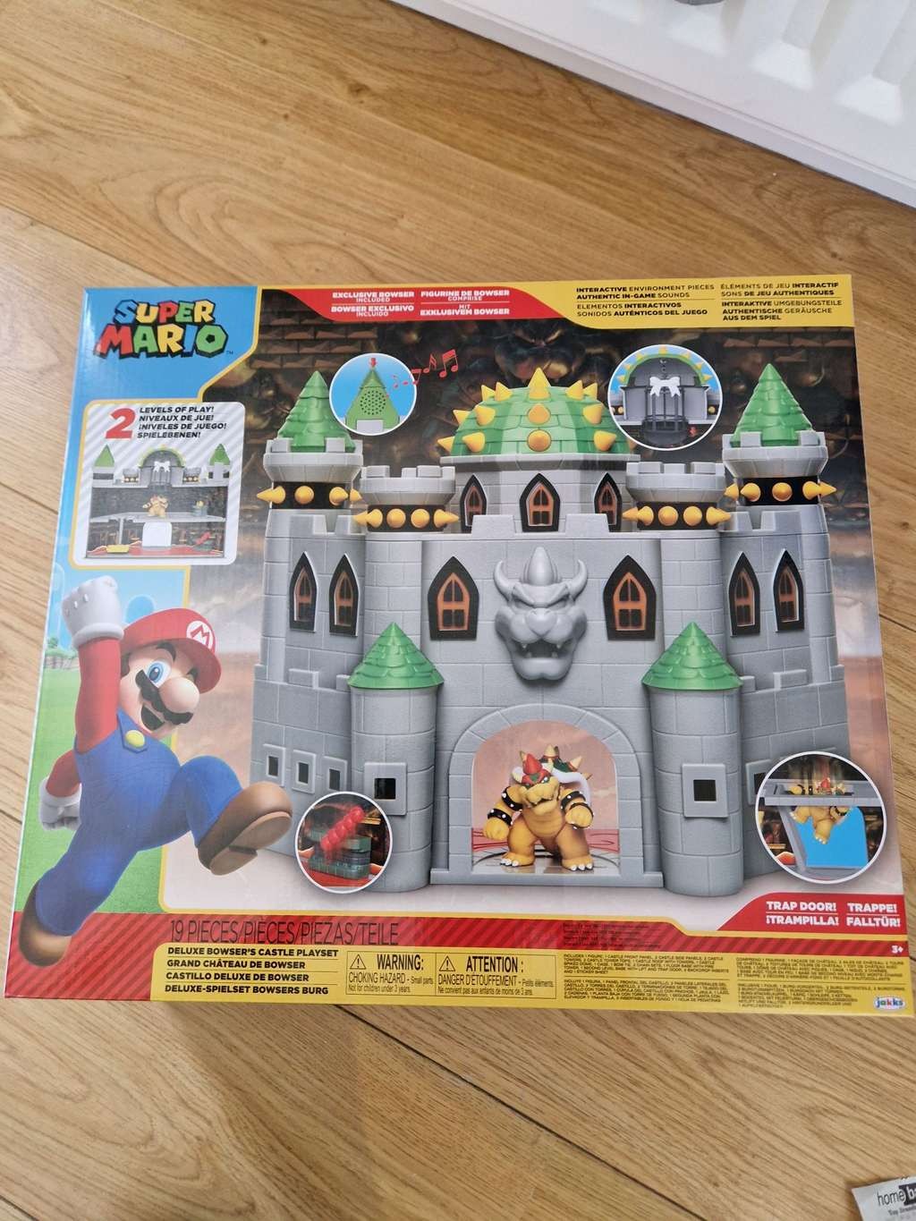 Nintendo Super Mario Deluxe Bowser's Castle Playset with Bowser mini fig in Linwood, Paisley