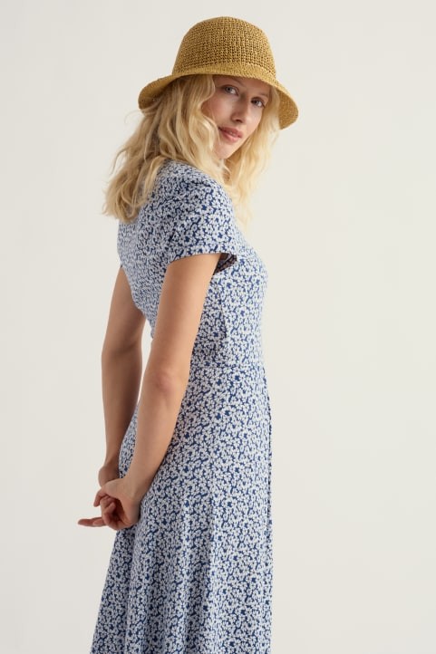 Seasalt Cornwall sale clothing, up to 50% off