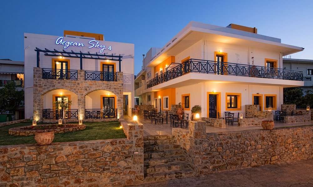 Crete S-C balcony, 14 nights 2 adults (21May-04Jun) £14.83pp/n TUI Bristol, 10kg hand/underseat