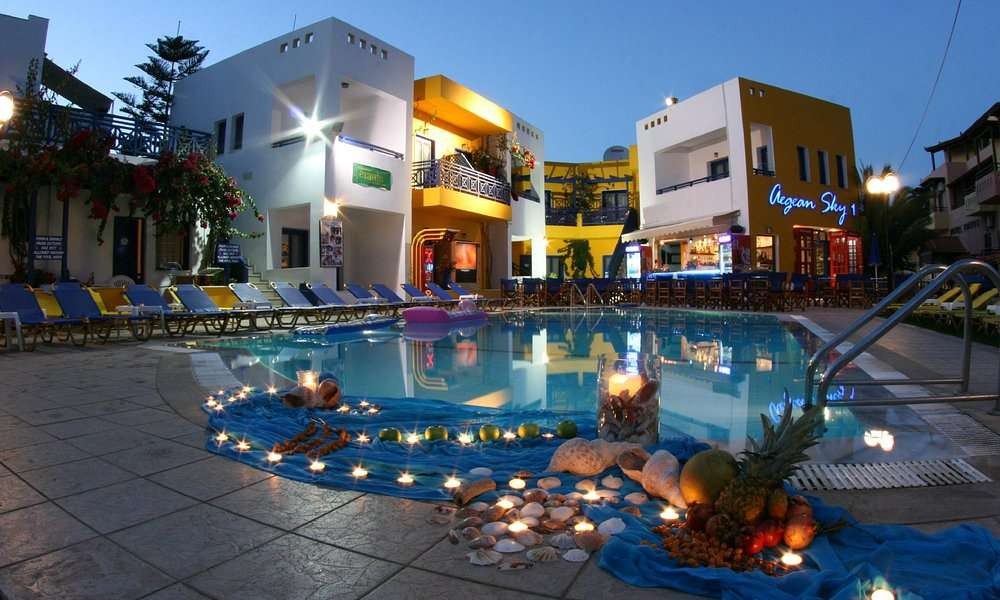 Crete S-C balcony, 14 nights 2 adults (21May-04Jun) £14.83pp/n TUI Bristol, 10kg hand/underseat