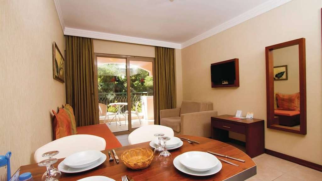 Marmaris 4 nights (15-18 Jun), S-C balcony for 2. TUI B'mouth, £34.14pp pn, 10kg+underseat
