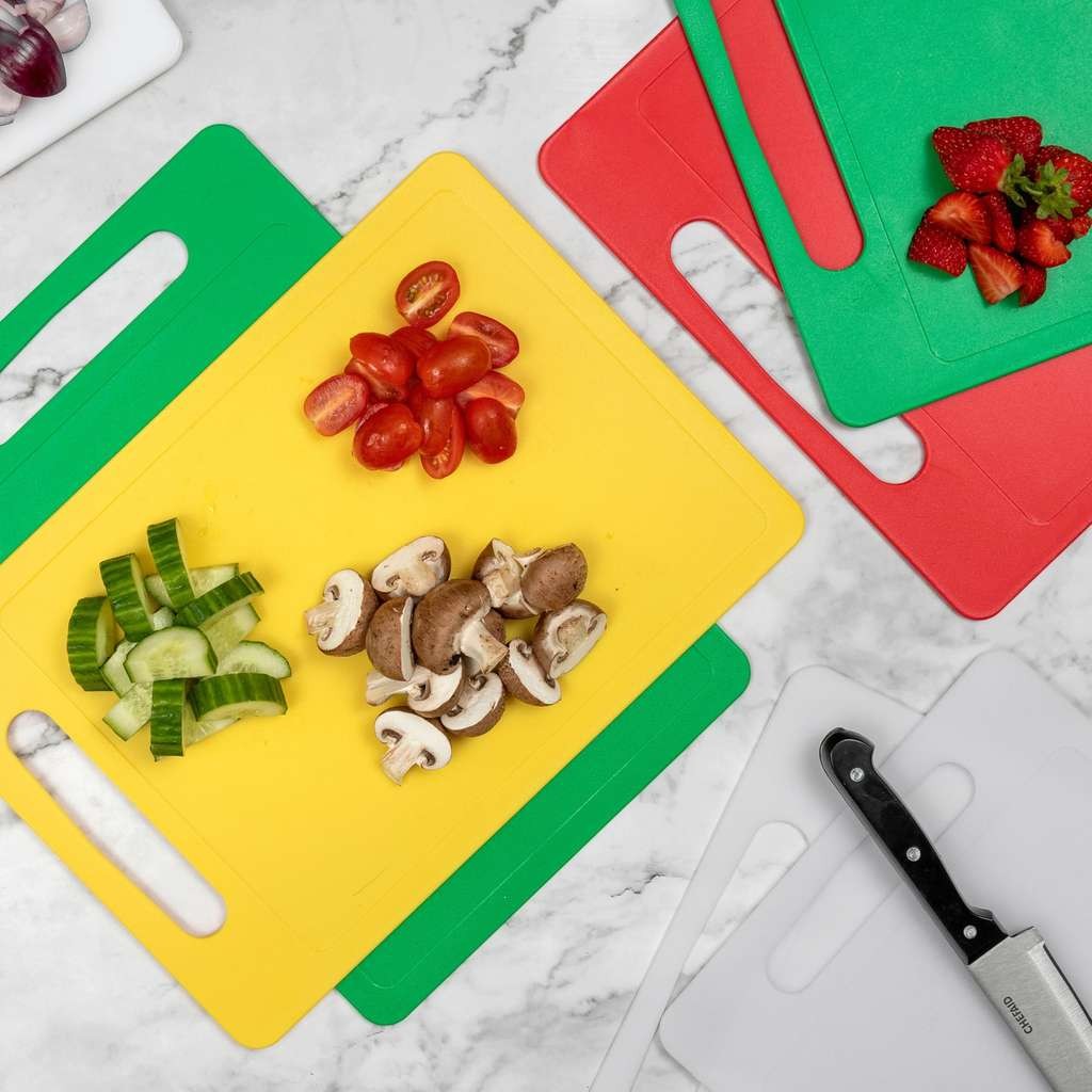 Chef Aid large red poly chopping board, 40x30cm, anti-slip & easy clean, £2.85 S&S