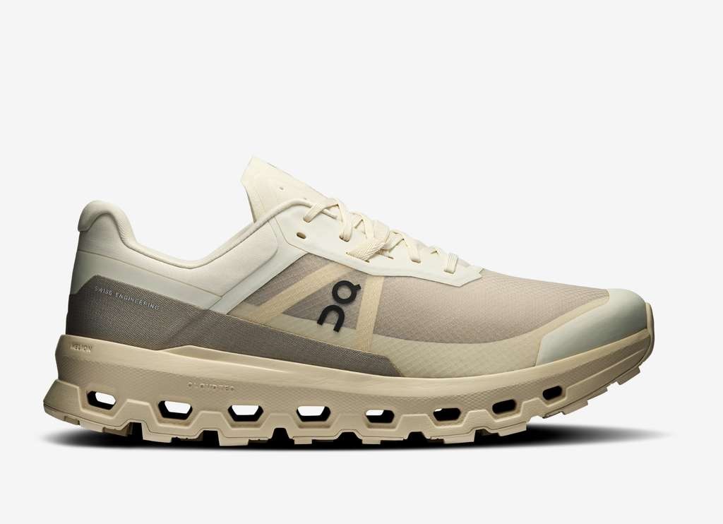 ON Cloudvista 2 men's running shoes, cream (8-11.5) - discount with carers code